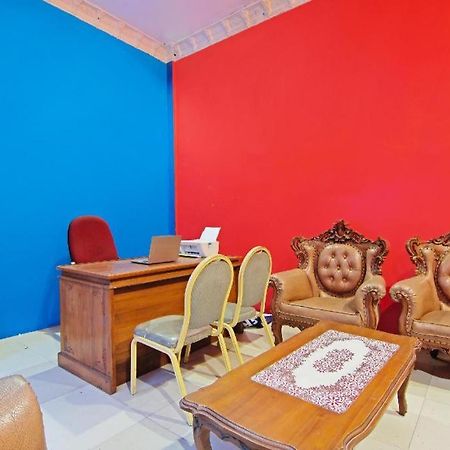 Oyo 91510 Homestay Utama Syariah Pekanbaru Esterno foto