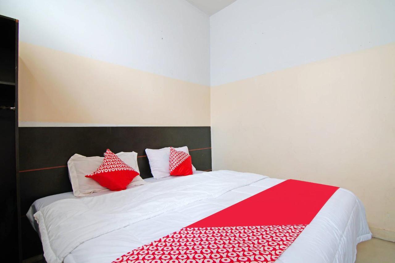 Oyo 91510 Homestay Utama Syariah Pekanbaru Esterno foto