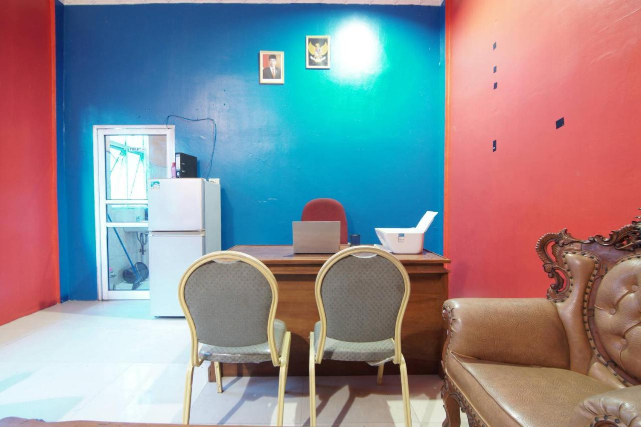 Oyo 91510 Homestay Utama Syariah Pekanbaru Esterno foto
