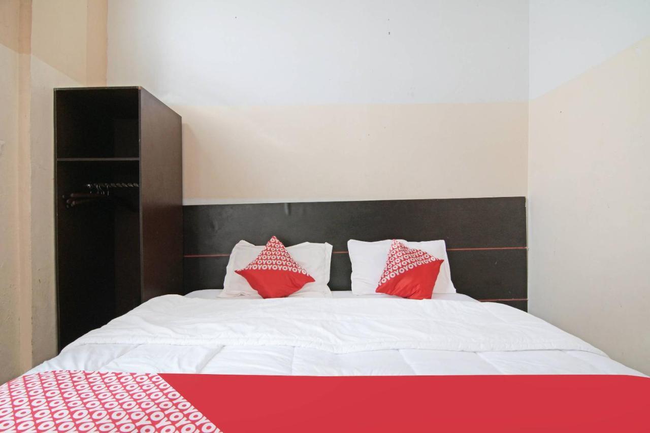 Oyo 91510 Homestay Utama Syariah Pekanbaru Esterno foto