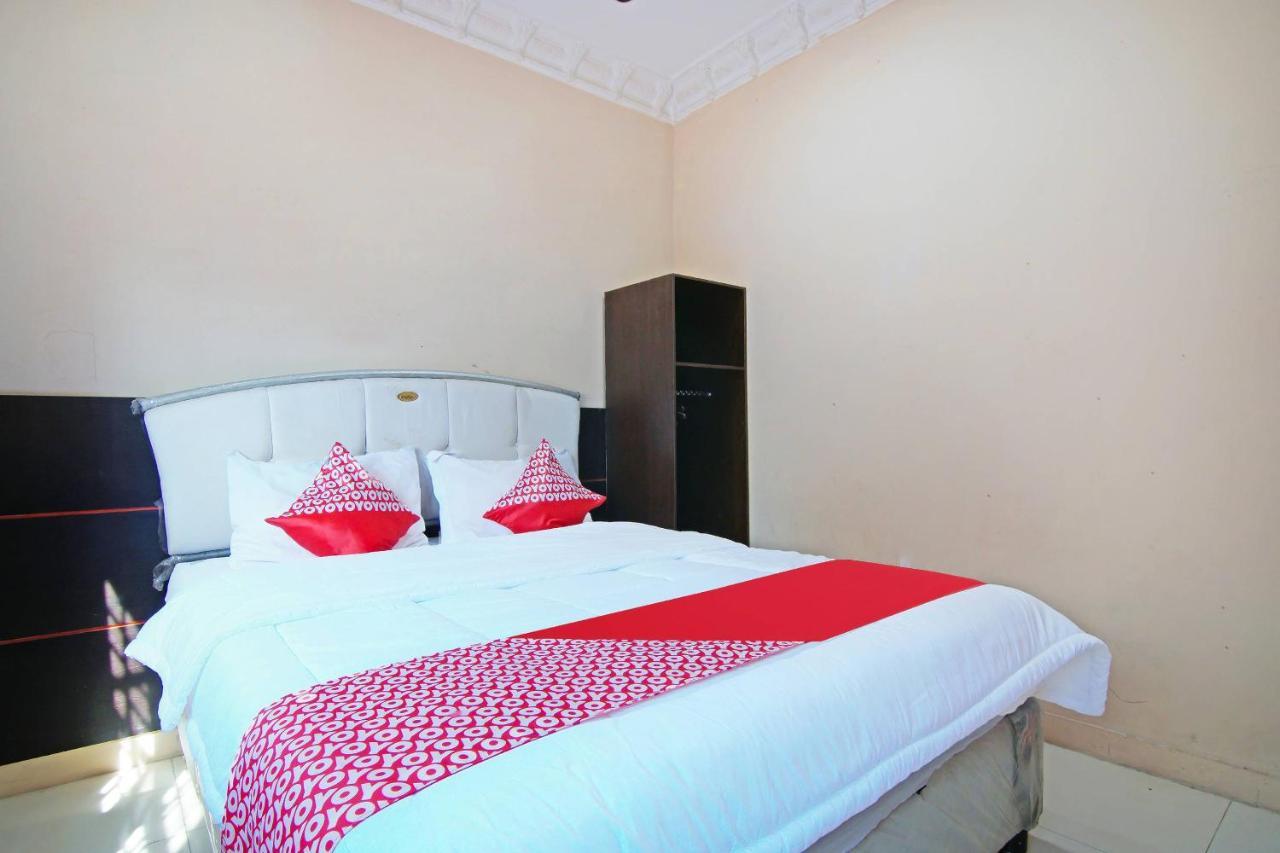 Oyo 91510 Homestay Utama Syariah Pekanbaru Esterno foto