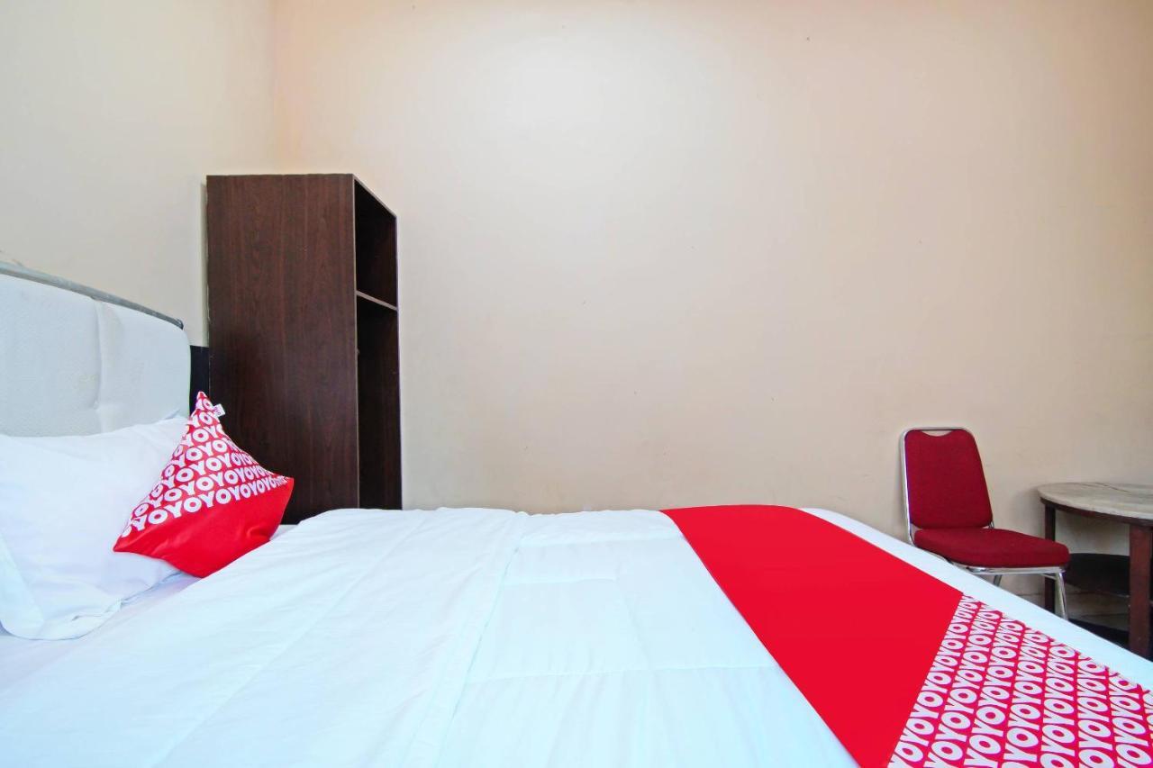 Oyo 91510 Homestay Utama Syariah Pekanbaru Esterno foto