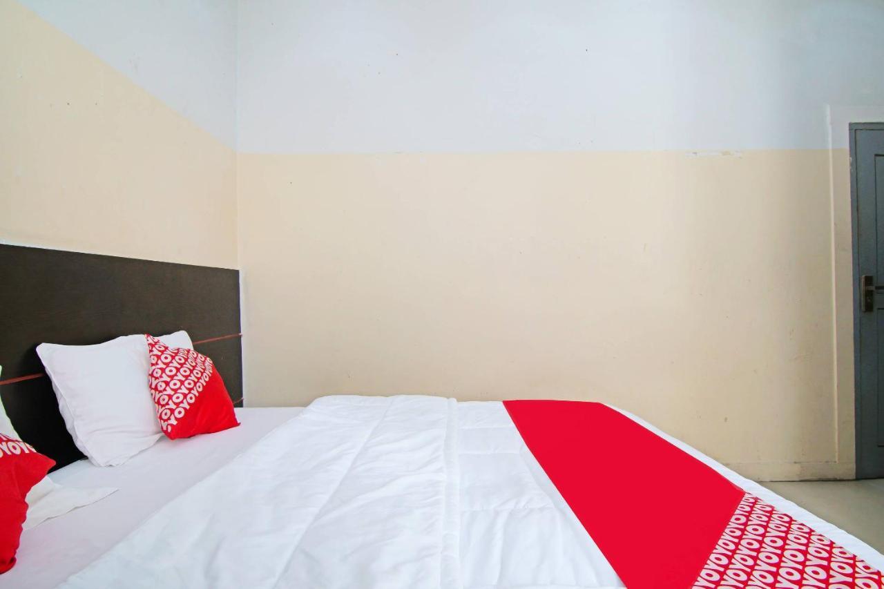 Oyo 91510 Homestay Utama Syariah Pekanbaru Esterno foto