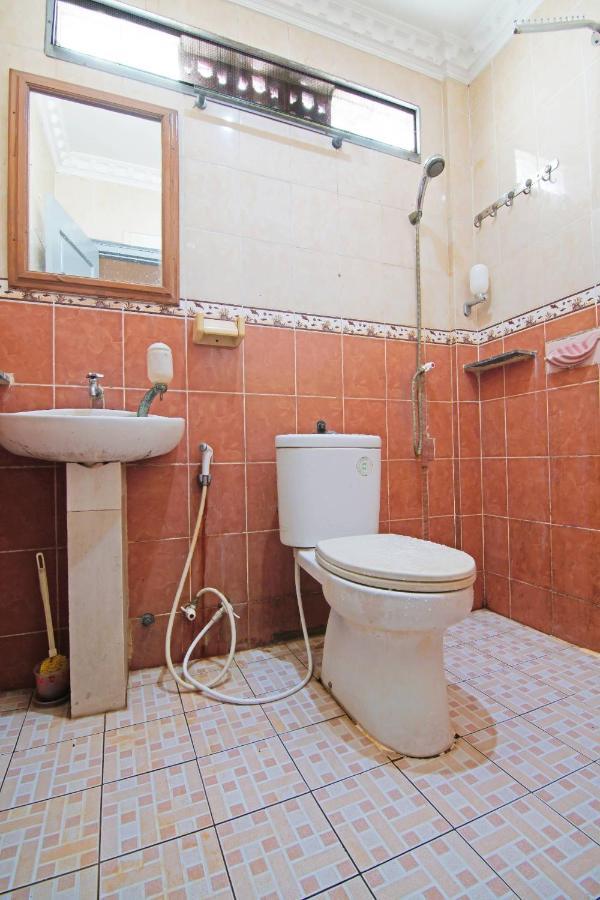 Oyo 91510 Homestay Utama Syariah Pekanbaru Esterno foto